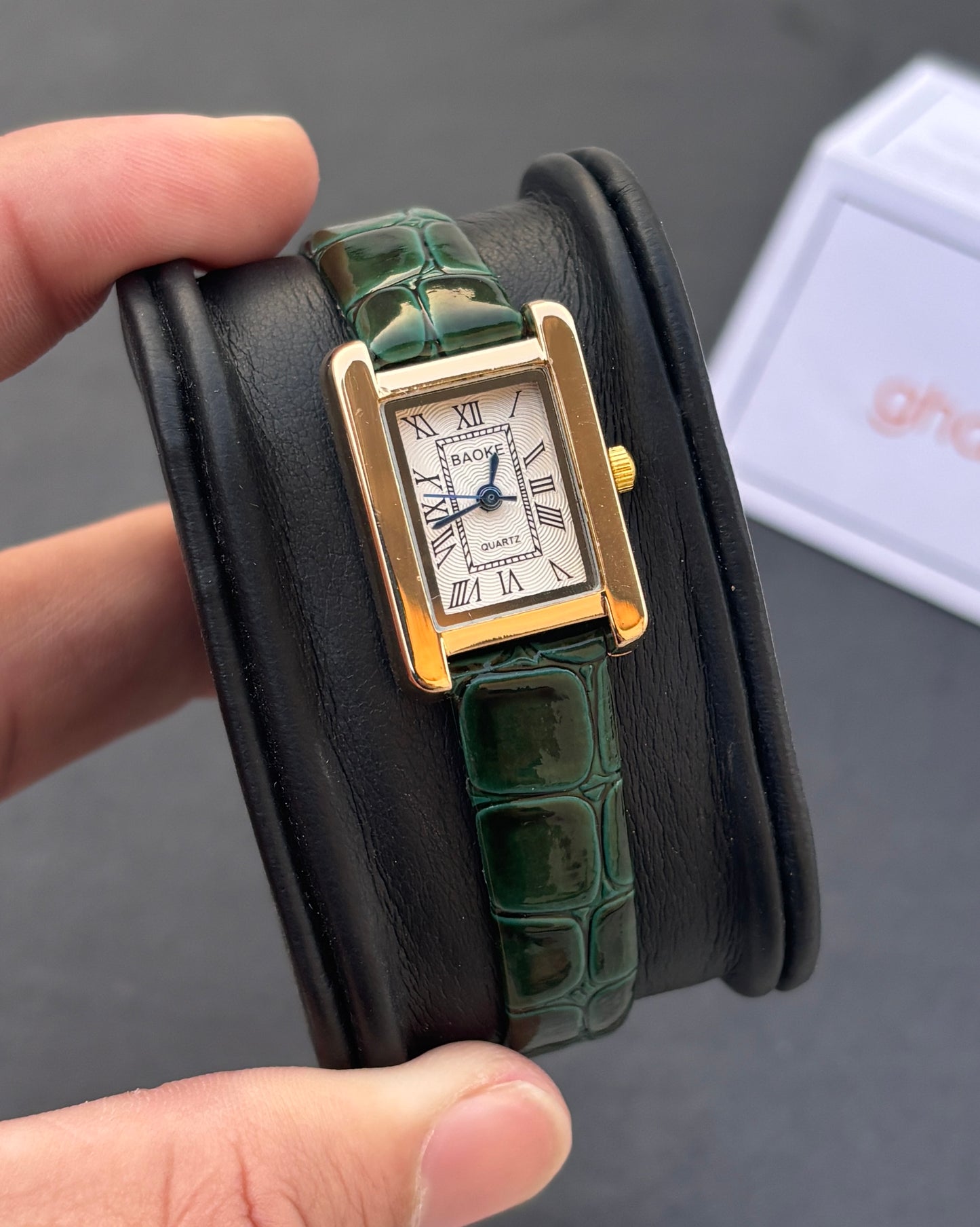 Retro Lady Edition 2026 - Durable & Professional
