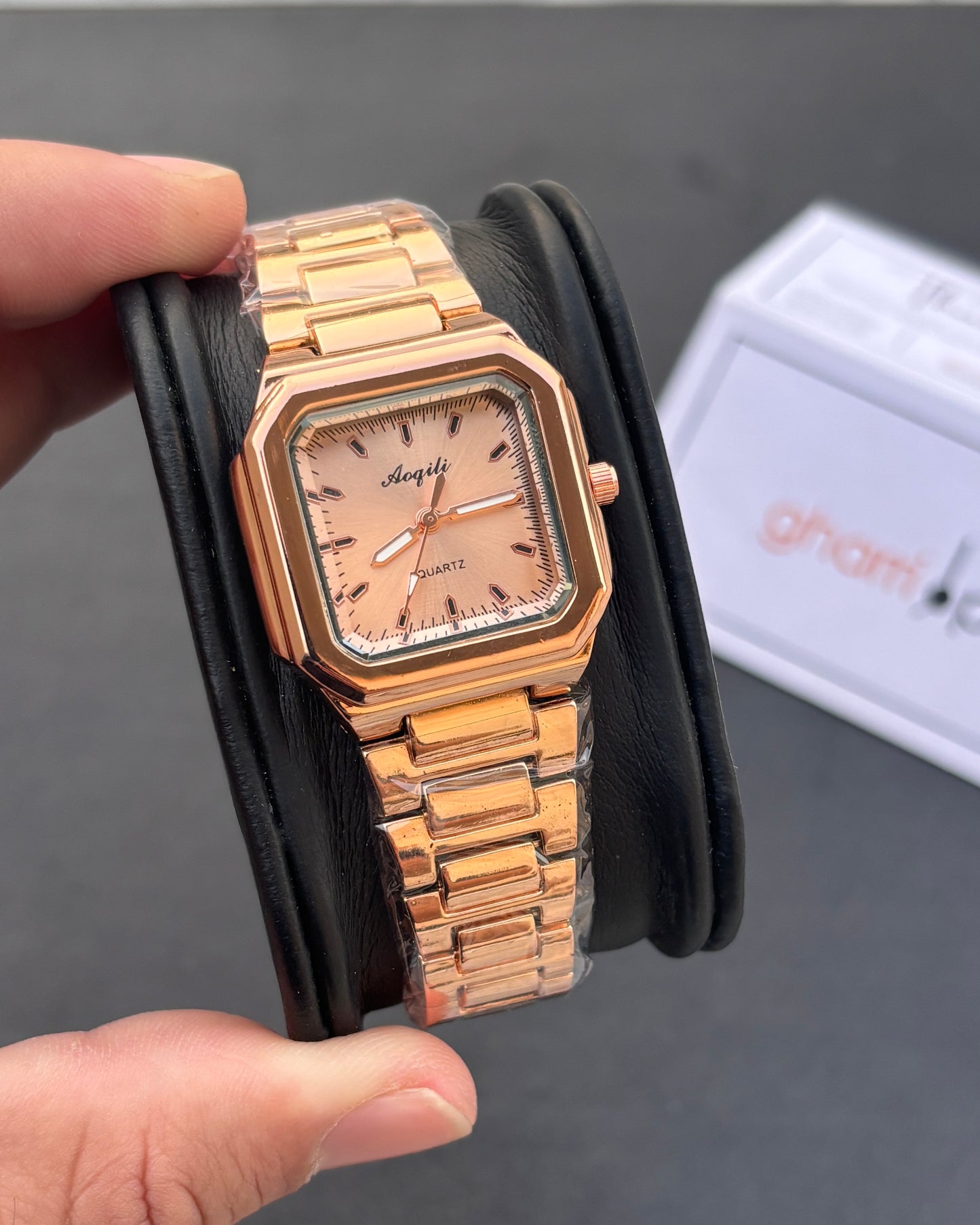 Hexa Classic - Signature Edition - High Grade Quality - With Free Gift Packaging & Mystery Jewelry box