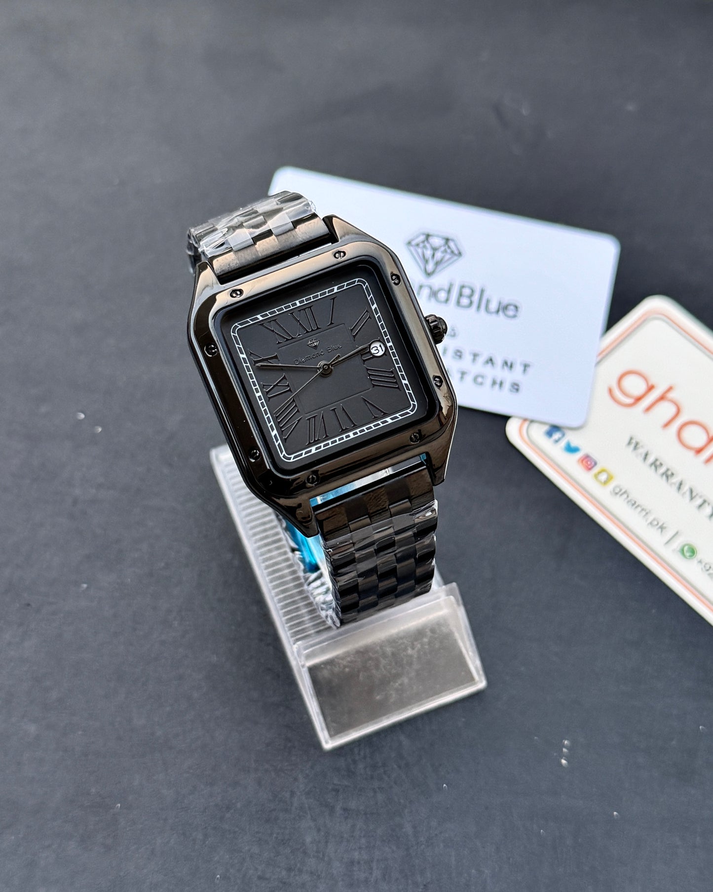 Roman Square - Bold Black - Premium Grade Series - Solid Chain & Lock