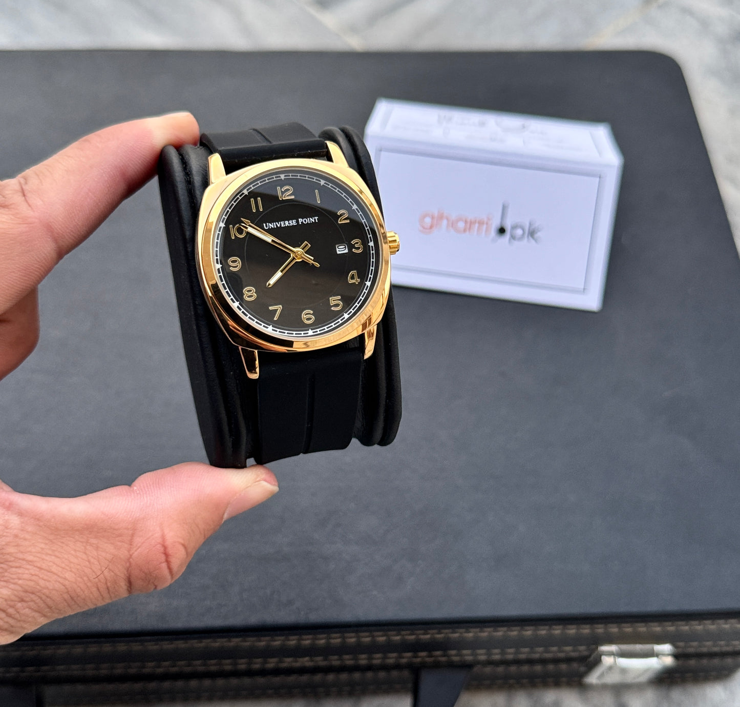 Vintage - Ultra Comfortable & Durable Straps - High Quality Magnet Lock - Latest Edition