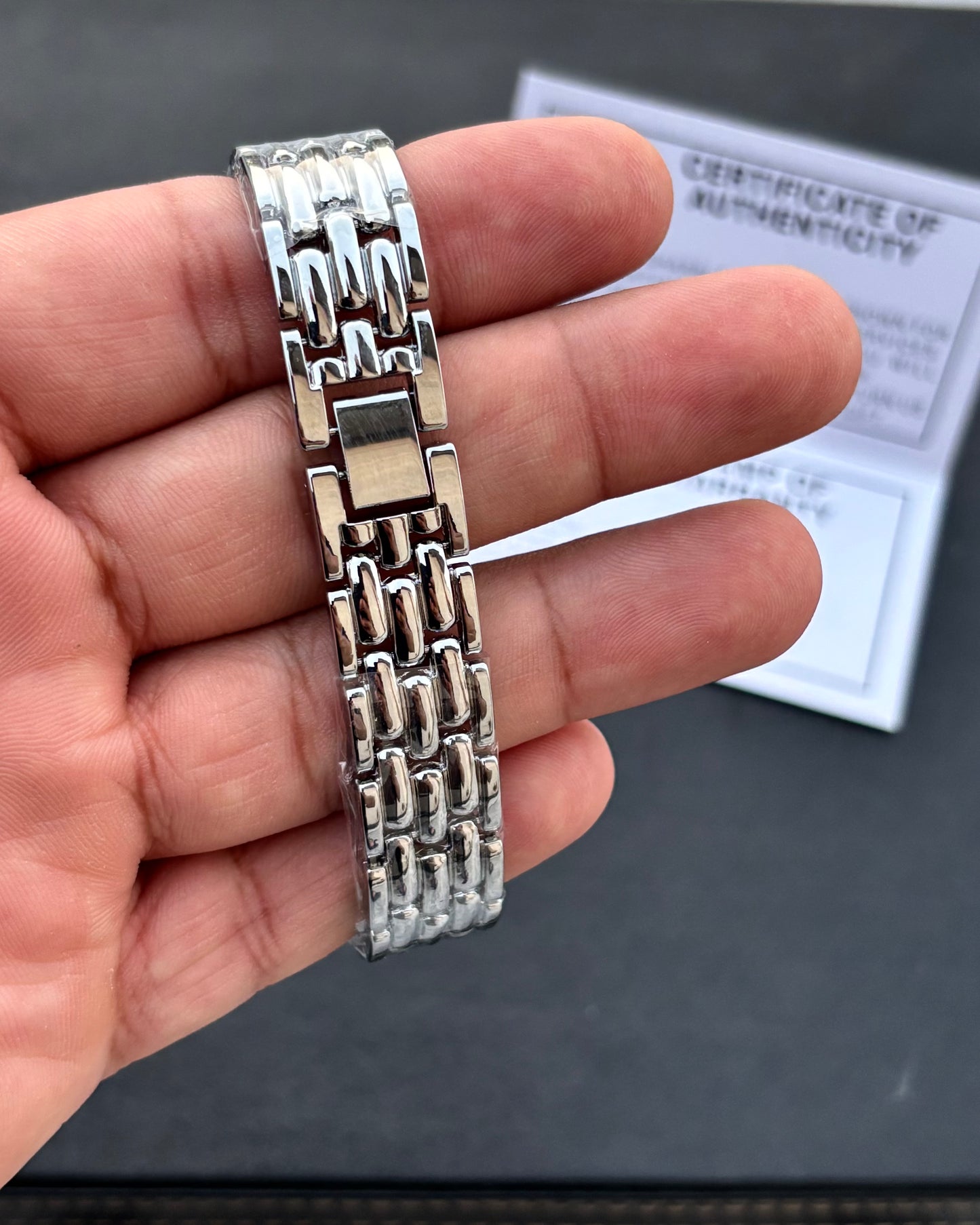 Retro Roman - Latest True Worth - Professional edition - With Free Mystery Jewelry Box
