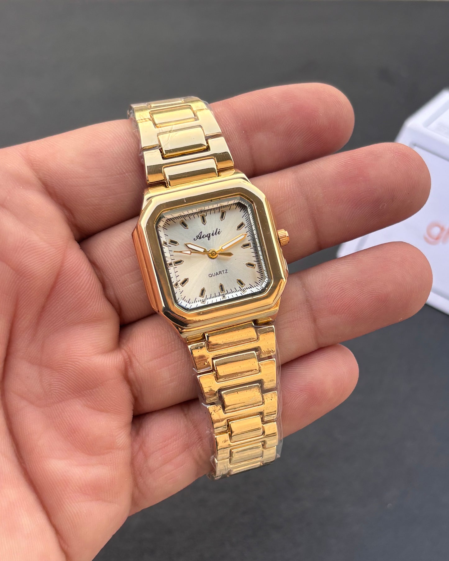 Hexa Classic - Signature Edition - High Grade Quality - With Free Gift Packaging & Mystery Jewelry box