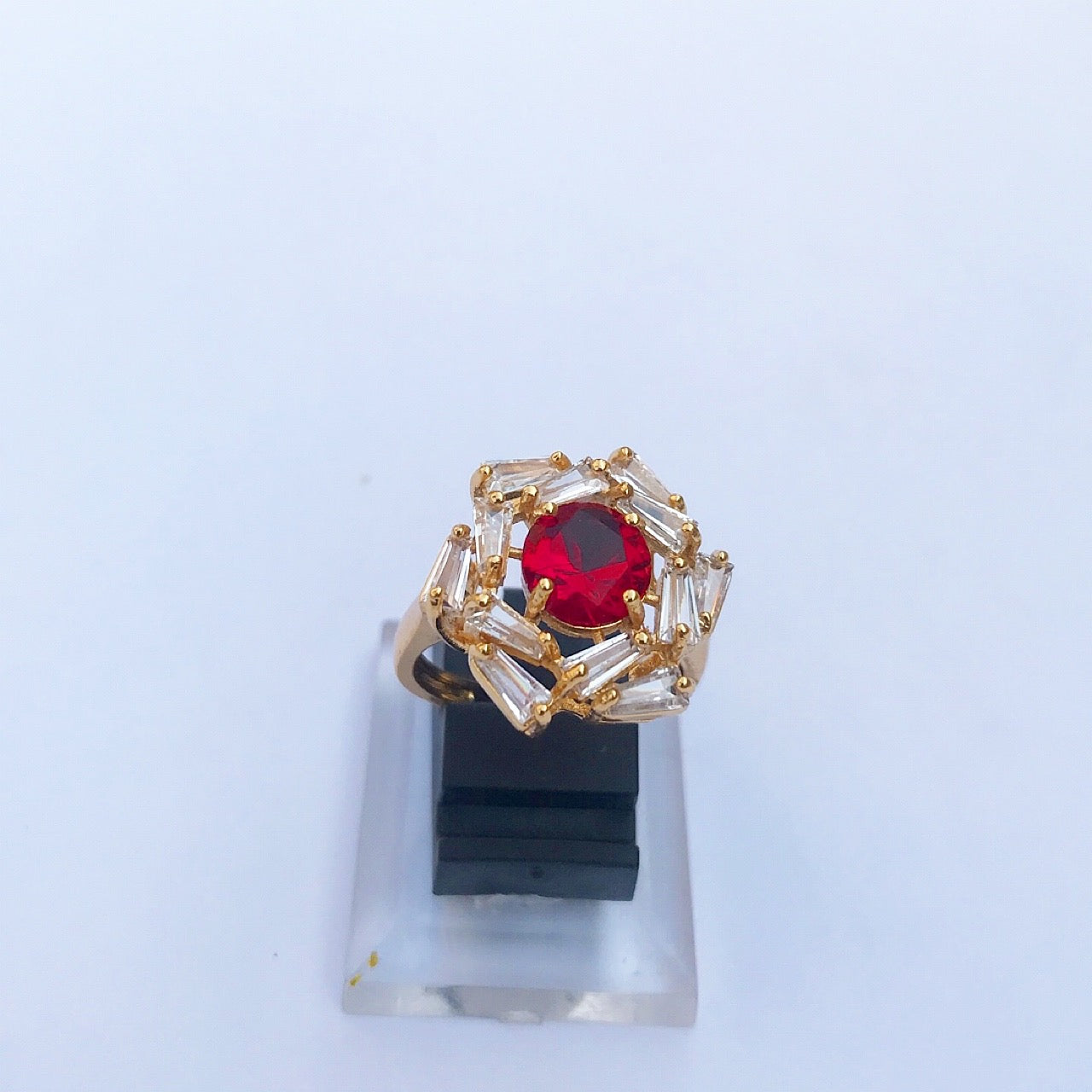Signature Diamond cut Ring - One Carat Gold Plated