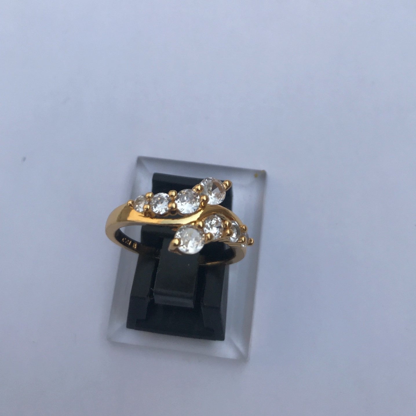Pleasing Leaf petal Ring - One Carat Gold Plated