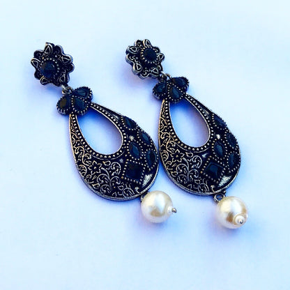 Mysteriously Royal Black Dangling Earrings