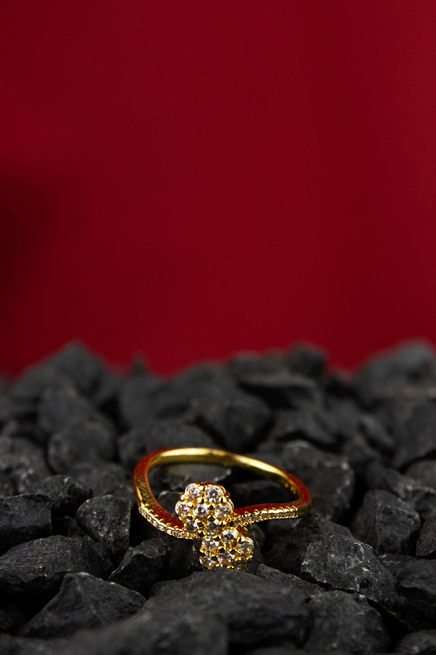 Special Round Design Ring - One Carat Gold Plated